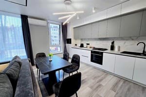 Dream on Sichovych 8